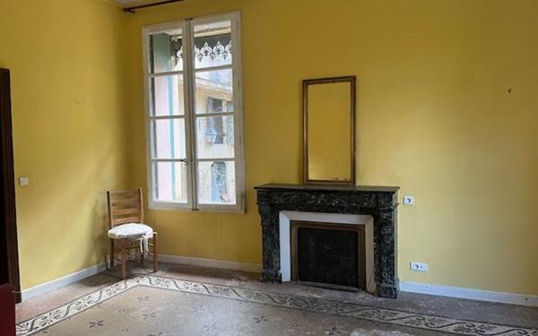 Maison à vendre    8 pièces •  Remoulins