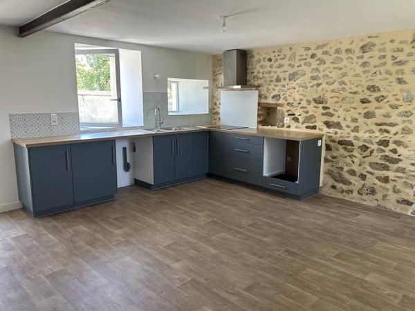 maison en pierres entièrement refaite