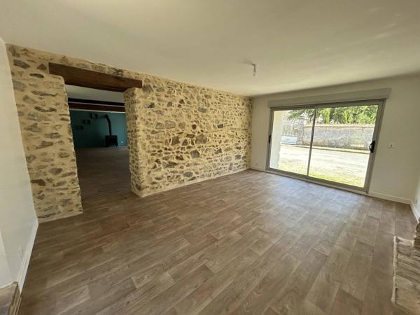 maison en pierres entièrement refaite