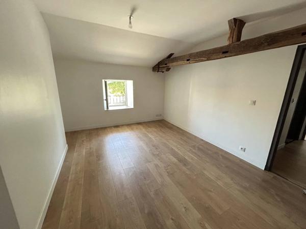 maison en pierres entièrement refaite
