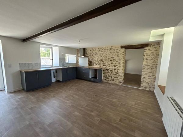 maison en pierres entièrement refaite
