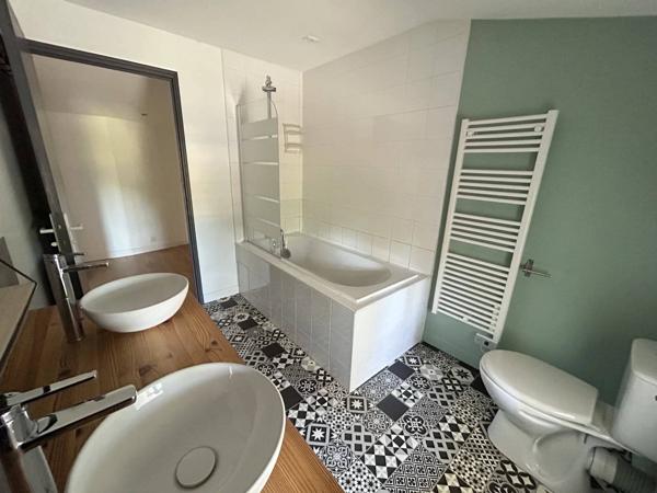 maison en pierres entièrement refaite