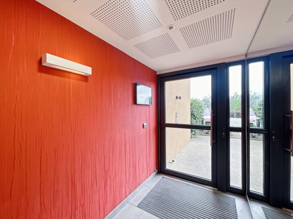 STUDIO DANS RÉSIDENCE RÉCENTE EN DERNIER ÉTAGE AVEC VUE DÉGAGÉE
