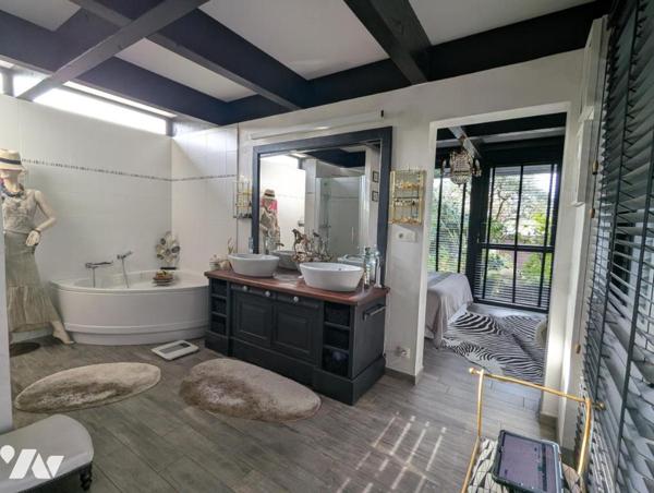 A quelques pas de la promenade du Bord de Mer