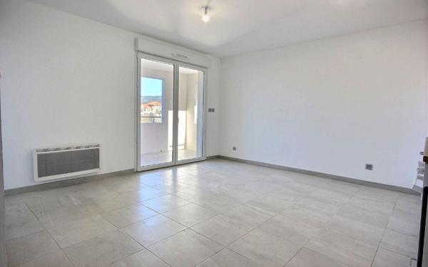 Appartement à louer    2 pièces •  Marseille 13