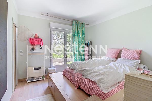 A VENDRE FLAYOSC Propriété 4 chambres 230 m² avec VUE PISCINE GARAGE