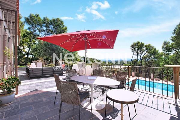 A VENDRE FLAYOSC Propriété 4 chambres 230 m² avec VUE PISCINE GARAGE