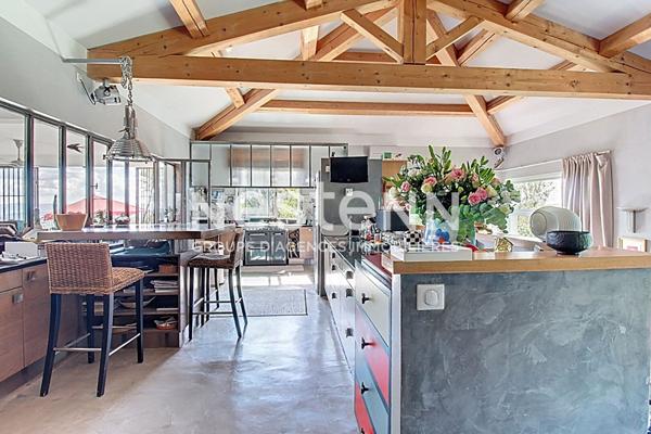 A VENDRE FLAYOSC Propriété 4 chambres 230 m² avec VUE PISCINE GARAGE