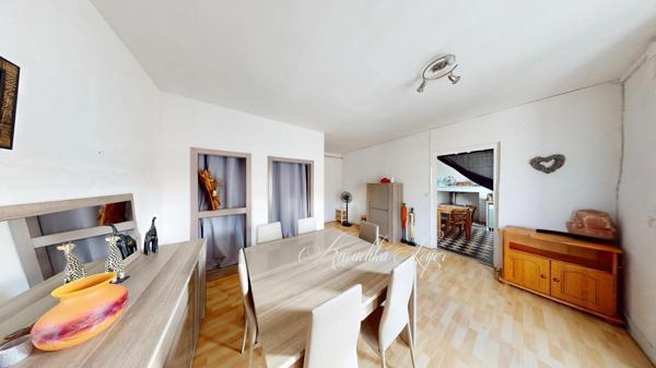 Maison de ville avec 2 chambres et 1 bureau