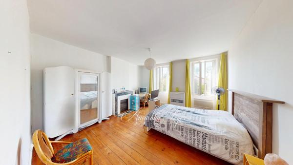 Maison de ville avec 2 chambres et 1 bureau
