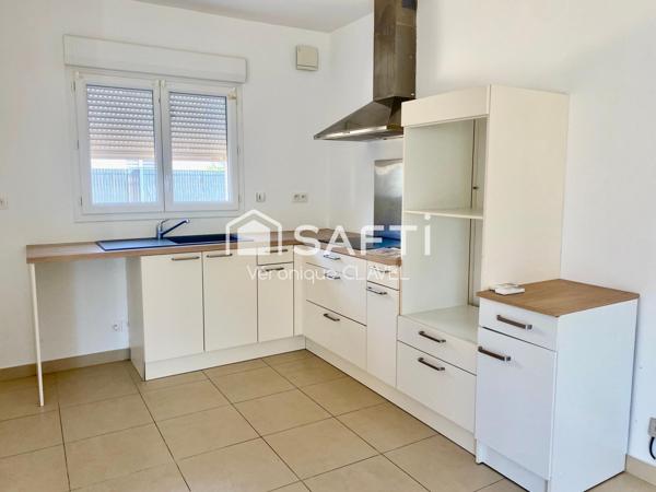 Maison de 101m2  de 2013 avec jardin et garage au calme.