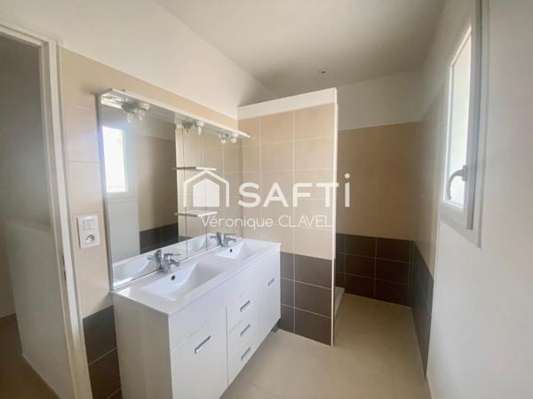 Maison de 101m2  de 2013 avec jardin et garage au calme.