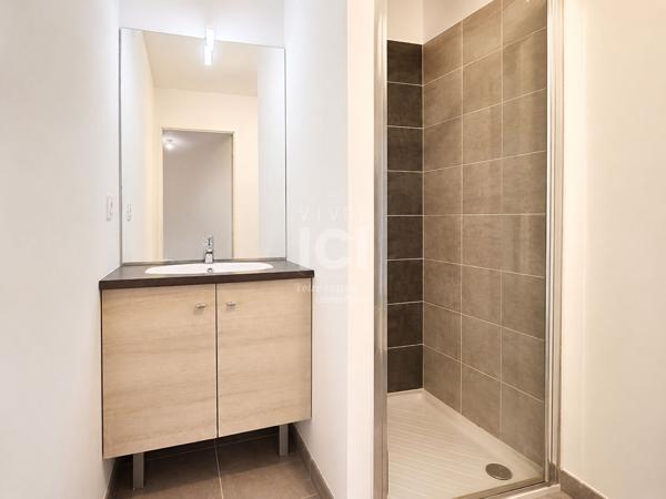 Appartement T2 récent avec balcon et parking - SAUTRON