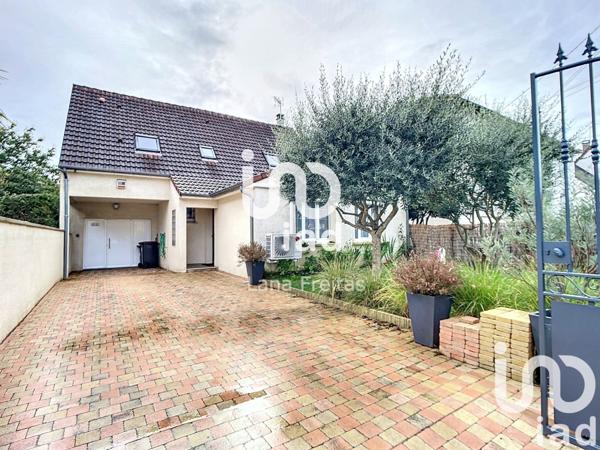 Maison traditionnelle 6 pièces de 130 m² à Savigny-sur-Orge (91600)