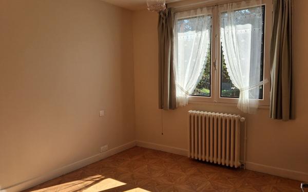 Maison à louer    3 pièces •  Reux