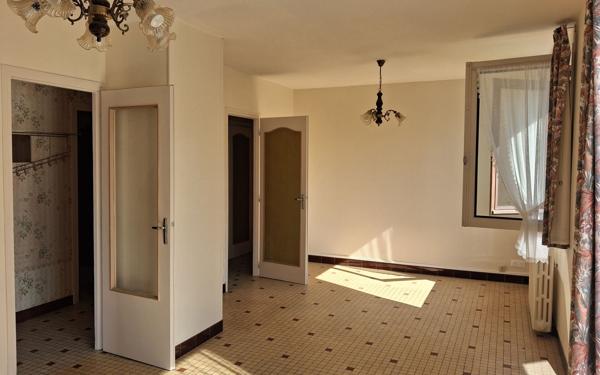 Maison à louer    3 pièces •  Reux