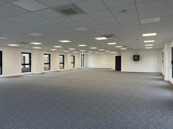 A LOUER - BUREAUX NEUFS - 284 M2 - SAINT-QUENTIN :