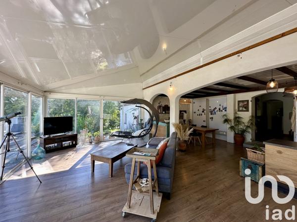 Maison traditionnelle 7 pièces de 180 m² à Roquebrune-sur-Argens (83520)