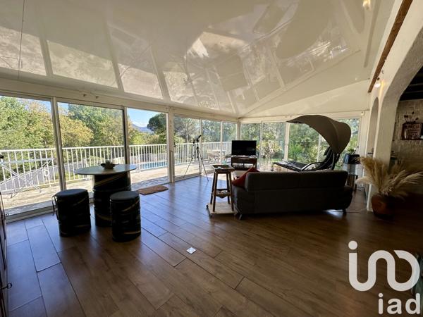 Maison traditionnelle 7 pièces de 180 m² à Roquebrune-sur-Argens (83520)