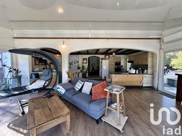 Maison traditionnelle 7 pièces de 180 m² à Roquebrune-sur-Argens (83520)