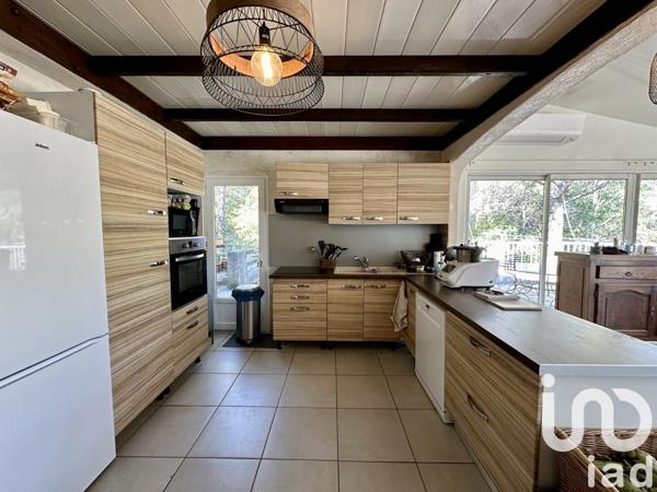 Maison traditionnelle 7 pièces de 180 m² à Roquebrune-sur-Argens (83520)