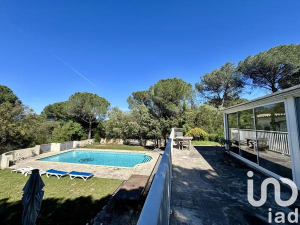 Maison traditionnelle 7 pièces de 180 m² à Roquebrune-sur-Argens (83520)