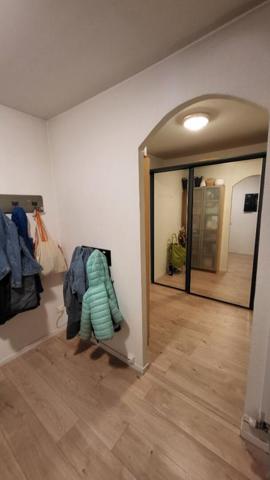 BELLE MAISON HYPER CENTRE-2 GARAGES-JARDIN