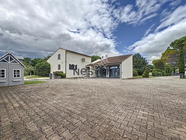 Maison Piolenc 8 pièce(s) d'environ 209m²