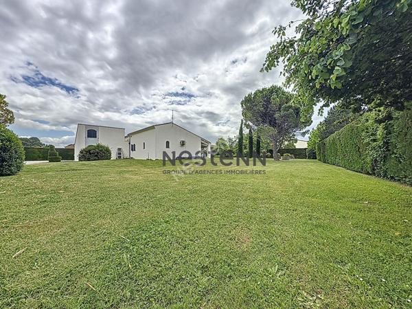 Maison Piolenc 8 pièce(s) d'environ 209m²