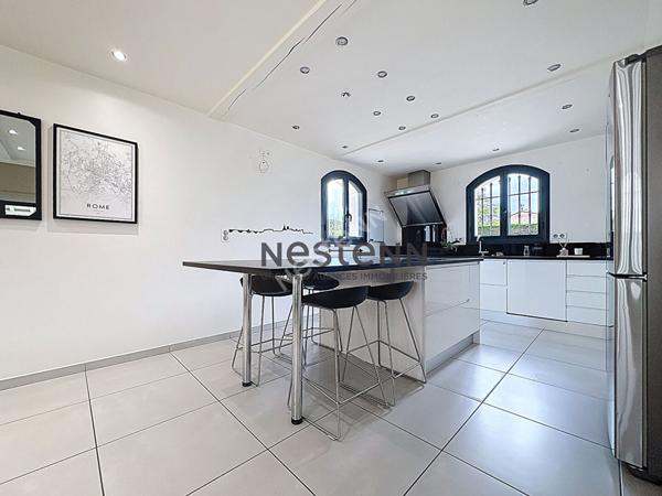 Maison Piolenc 8 pièce(s) d'environ 209m²