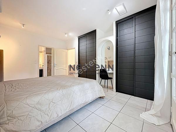 Maison Piolenc 8 pièce(s) d'environ 209m²