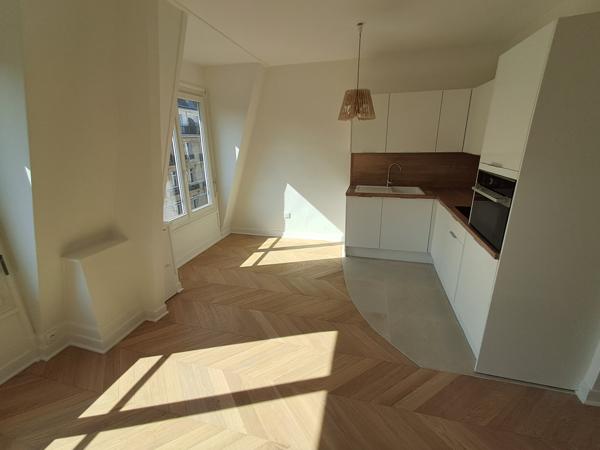 BUREAU A LOUER RUE ALFRED DE VIGNY PARIS 08