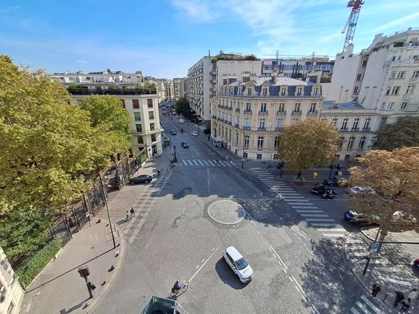 BUREAU A LOUER RUE ALFRED DE VIGNY PARIS 08