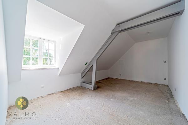 Maison
                                                                                                                                                                                                                                                                                                                        6 pièce(s)                                                                                                                                                                                                          5 chambre(s)                                                                                                                                                                                                          160  m²