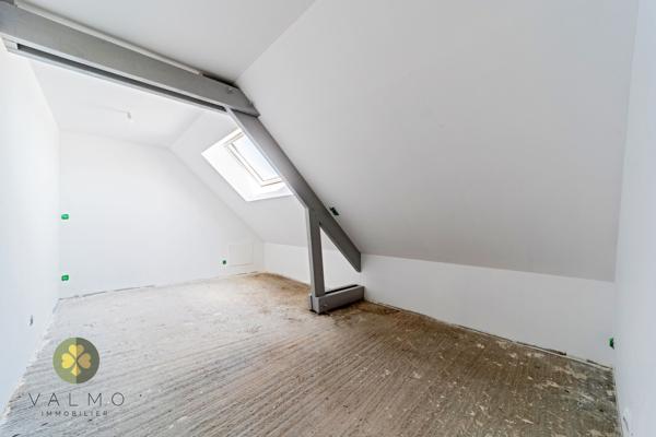 Maison
                                                                                                                                                                                                                                                                                                                        6 pièce(s)                                                                                                                                                                                                          5 chambre(s)                                                                                                                                                                                                          160  m²