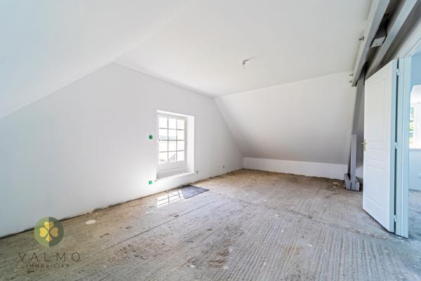 Maison
                                                                                                                                                                                                                                                                                                                        6 pièce(s)                                                                                                                                                                                                          5 chambre(s)                                                                                                                                                                                                          160  m²