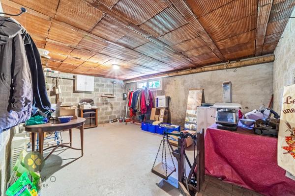 Maison
                                                                                                                                                                                                                                                                                                                        6 pièce(s)                                                                                                                                                                                                          5 chambre(s)                                                                                                                                                                                                          160  m²