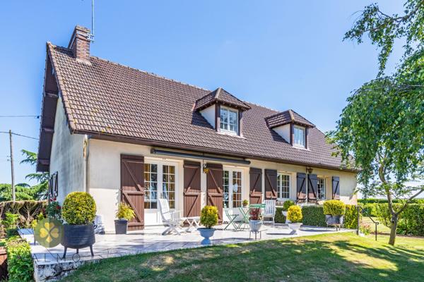 Maison
                                                                                                                                                                                                                                                                                                                        6 pièce(s)                                                                                                                                                                                                          5 chambre(s)                                                                                                                                                                                                          160  m²