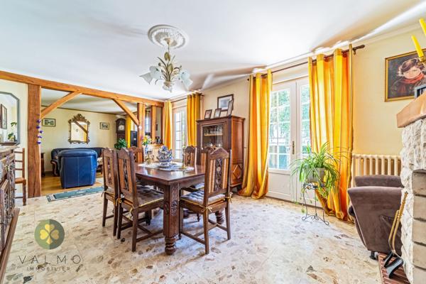Maison
                                                                                                                                                                                                                                                                                                                        6 pièce(s)                                                                                                                                                                                                          5 chambre(s)                                                                                                                                                                                                          160  m²