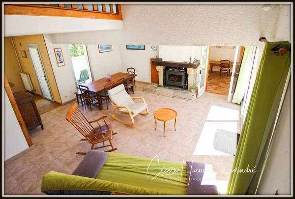 Jullouville (50610) SAINT-PAIR SUR MER - 1 km de la plage. Pavillon 1976 - 110 m² - 6 pièces - 3 chambres. Terrain 750 m².