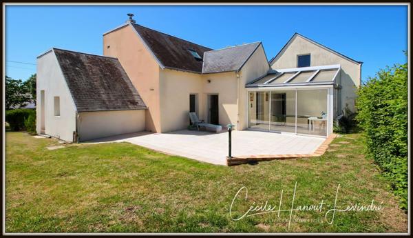 Jullouville (50610) SAINT-PAIR SUR MER - 1 km de la plage. Pavillon 1976 - 110 m² - 6 pièces - 3 chambres. Terrain 750 m².