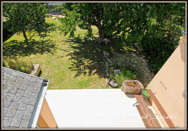 Jullouville (50610) SAINT-PAIR SUR MER - 1 km de la plage. Pavillon 1976 - 110 m² - 6 pièces - 3 chambres. Terrain 750 m².