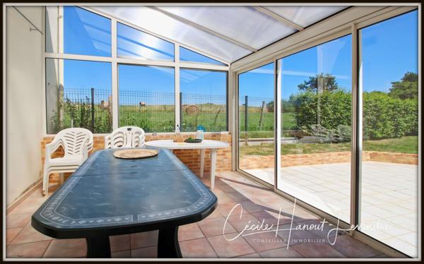 Jullouville (50610) SAINT-PAIR SUR MER - 1 km de la plage. Pavillon 1976 - 110 m² - 6 pièces - 3 chambres. Terrain 750 m².