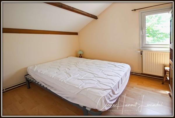 Jullouville (50610) SAINT-PAIR SUR MER - 1 km de la plage. Pavillon 1976 - 110 m² - 6 pièces - 3 chambres. Terrain 750 m².