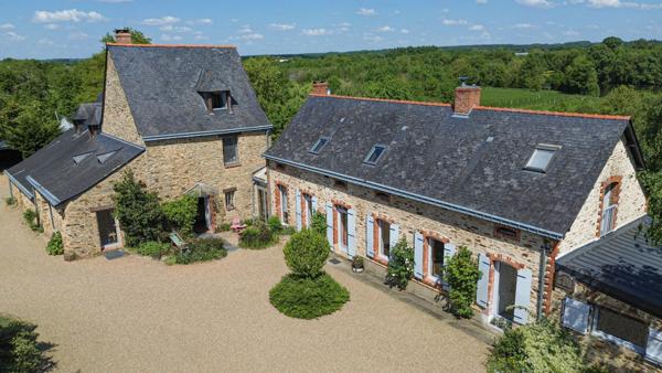 Propriété exceptionnelle avec vue imprenable sur la Mayenne.