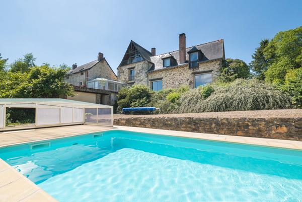 Propriété exceptionnelle avec vue imprenable sur la Mayenne.