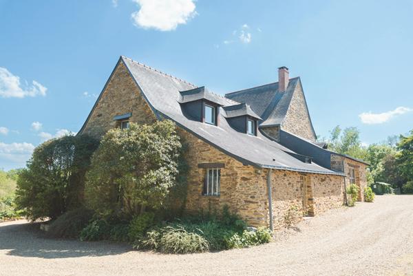 Propriété exceptionnelle avec vue imprenable sur la Mayenne.