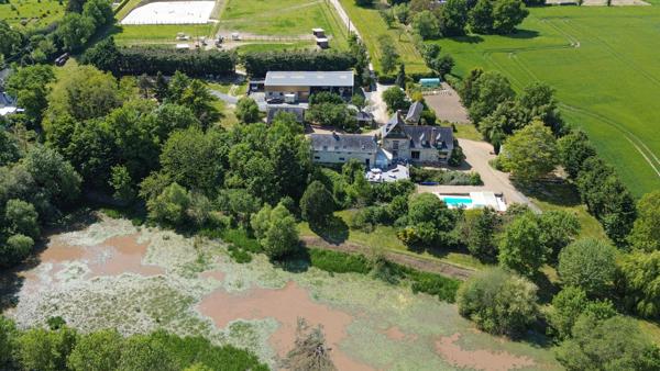 Propriété exceptionnelle avec vue imprenable sur la Mayenne.