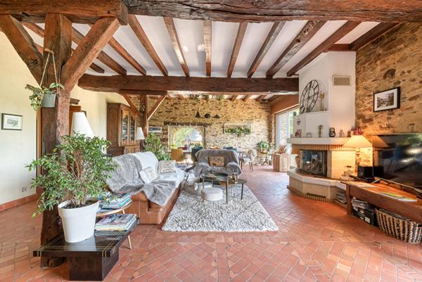 Propriété exceptionnelle avec vue imprenable sur la Mayenne.