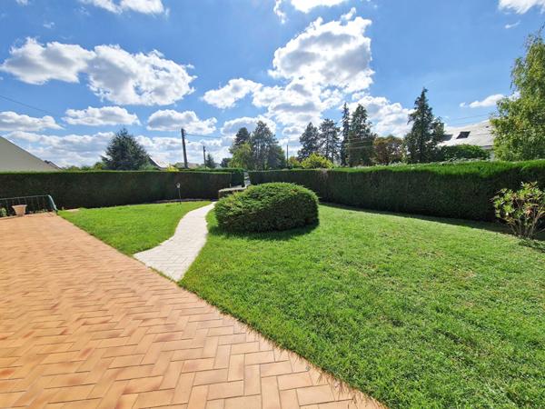 Maison familiale Doué En Anjou 175 m2.